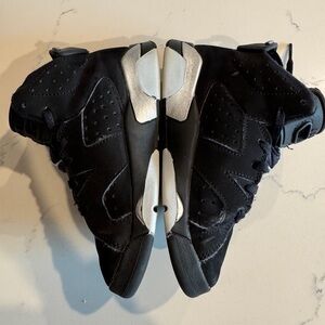 Jordan Retro 6 Toddler Size 11- good condition.